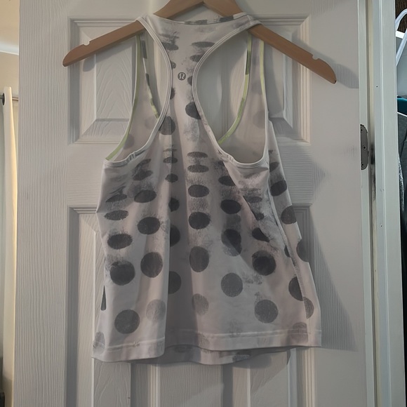 Lulu lemon crop tank - Picture 2 of 2